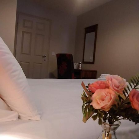 Victoria Cloisters Apartments ยอร์ค ภายนอก รูปภาพ