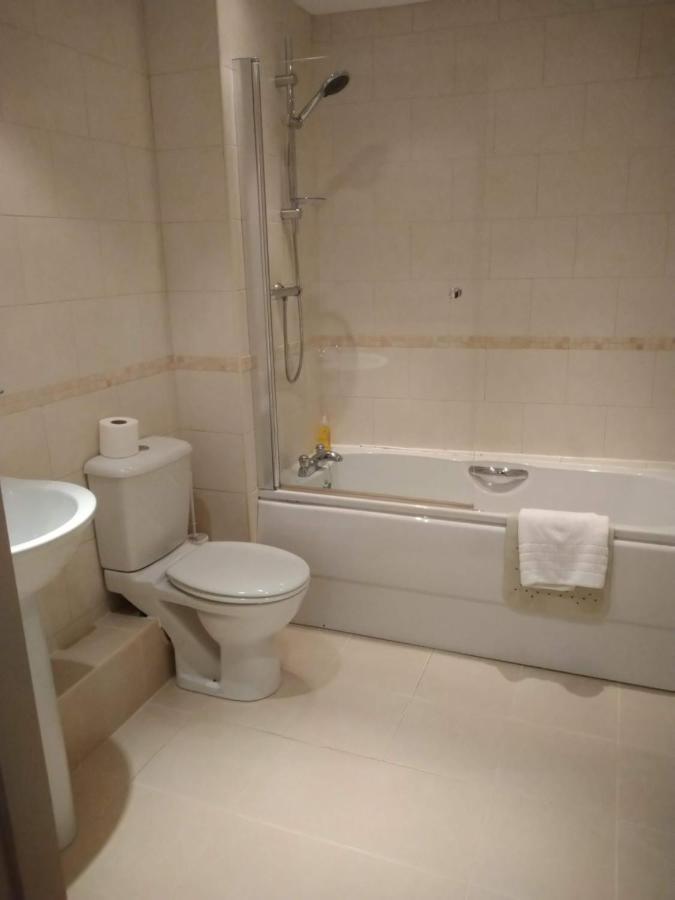 Victoria Cloisters Apartments ยอร์ค ภายนอก รูปภาพ