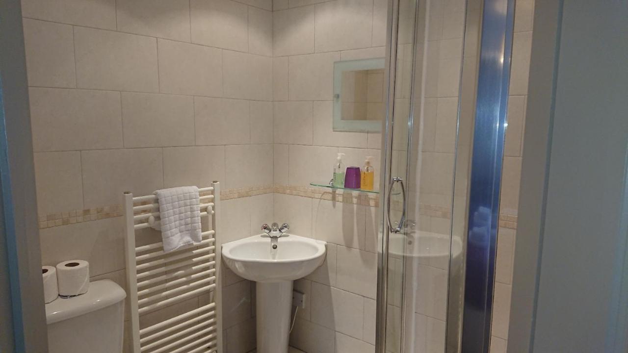 Victoria Cloisters Apartments ยอร์ค ภายนอก รูปภาพ