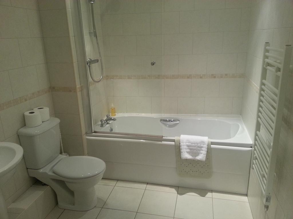 Victoria Cloisters Apartments ยอร์ค ห้อง รูปภาพ