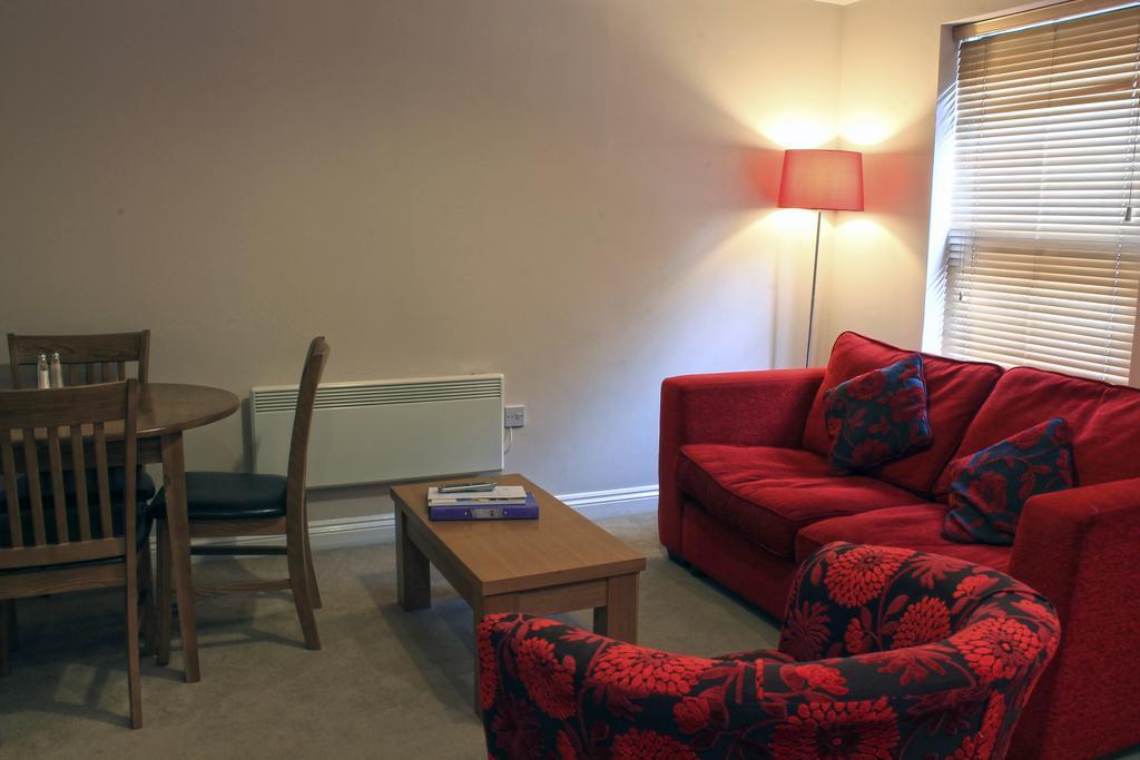 Victoria Cloisters Apartments ยอร์ค ห้อง รูปภาพ