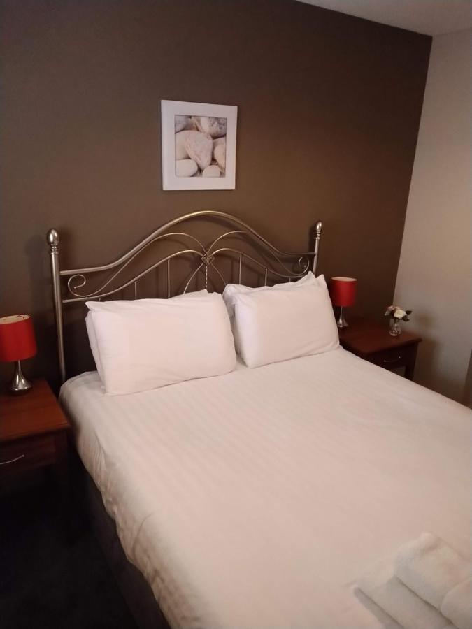 Victoria Cloisters Apartments ยอร์ค ภายนอก รูปภาพ