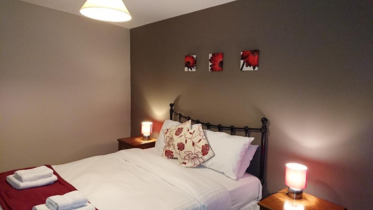 Victoria Cloisters Apartments ยอร์ค ภายนอก รูปภาพ