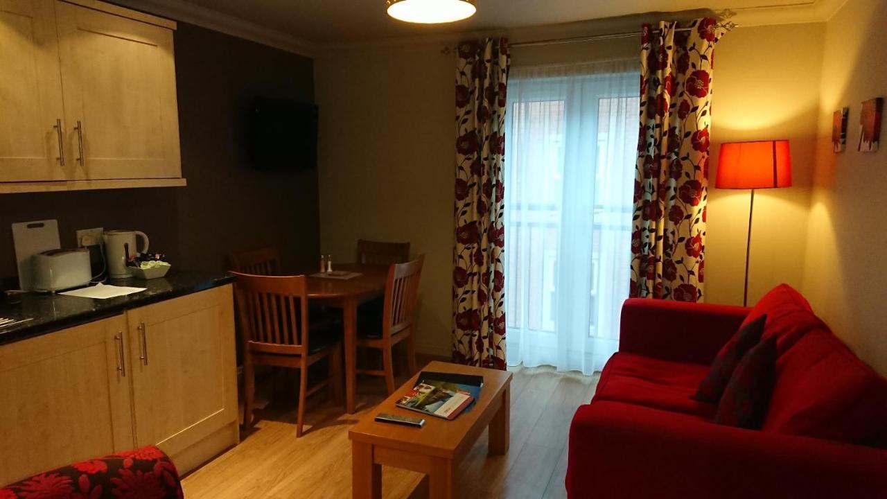 Victoria Cloisters Apartments ยอร์ค ภายนอก รูปภาพ