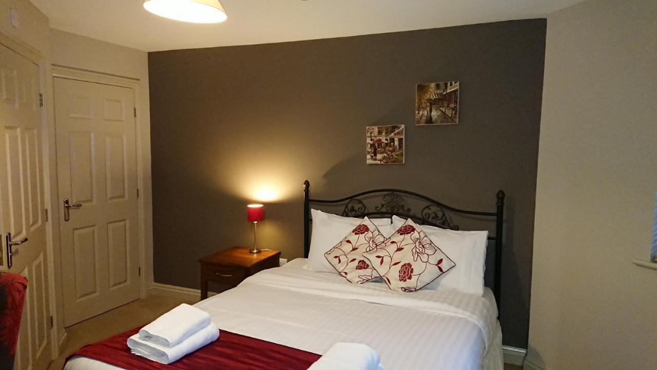Victoria Cloisters Apartments ยอร์ค ภายนอก รูปภาพ