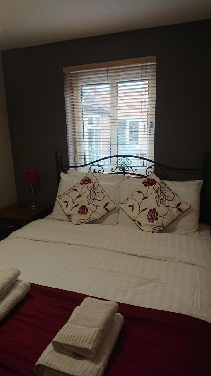 Victoria Cloisters Apartments ยอร์ค ภายนอก รูปภาพ