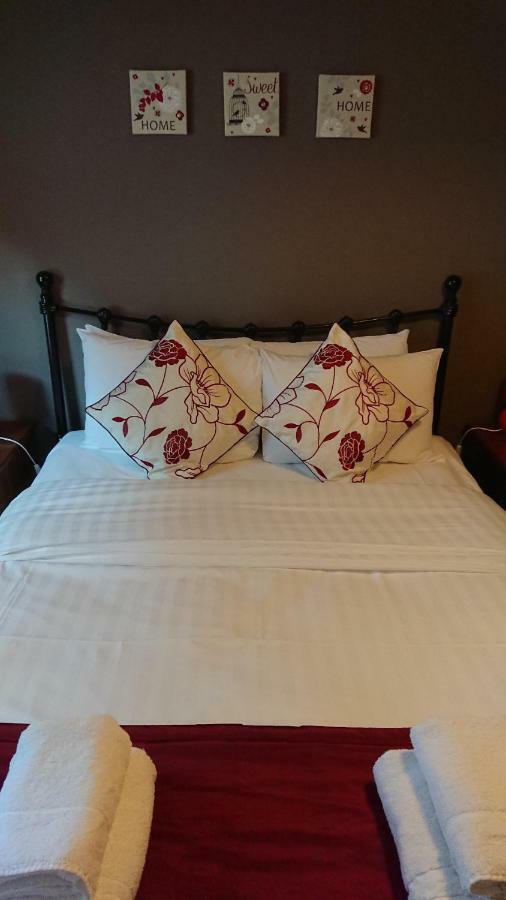 Victoria Cloisters Apartments ยอร์ค ภายนอก รูปภาพ