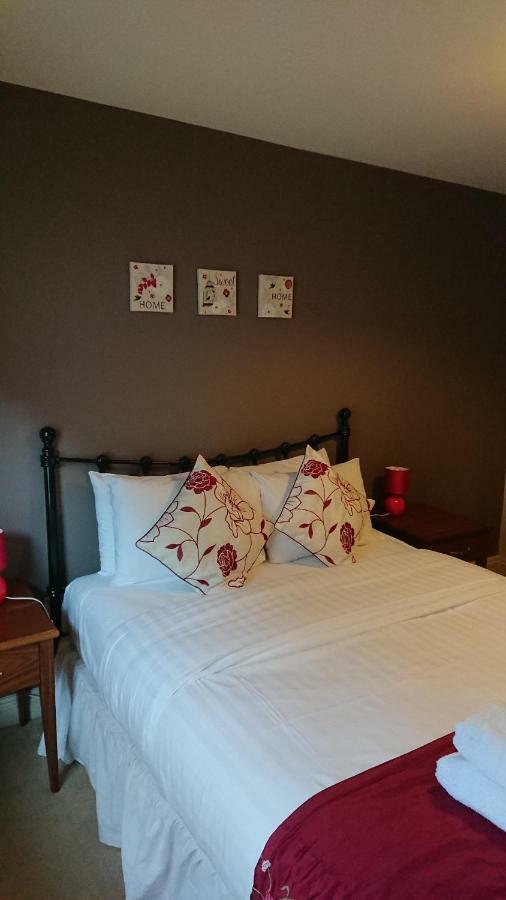 Victoria Cloisters Apartments ยอร์ค ภายนอก รูปภาพ