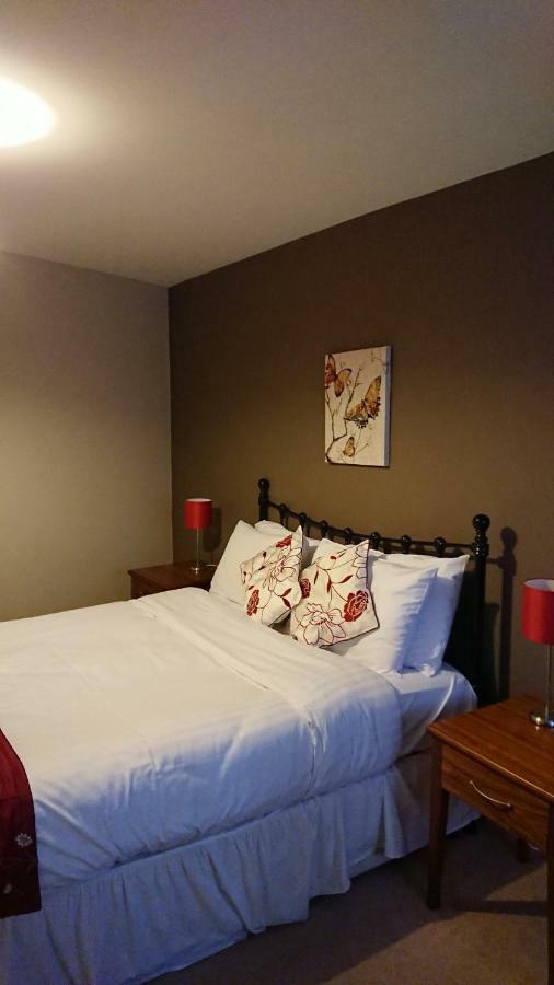 Victoria Cloisters Apartments ยอร์ค ภายนอก รูปภาพ